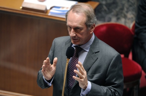 Longuet mise sur l`état de droit 